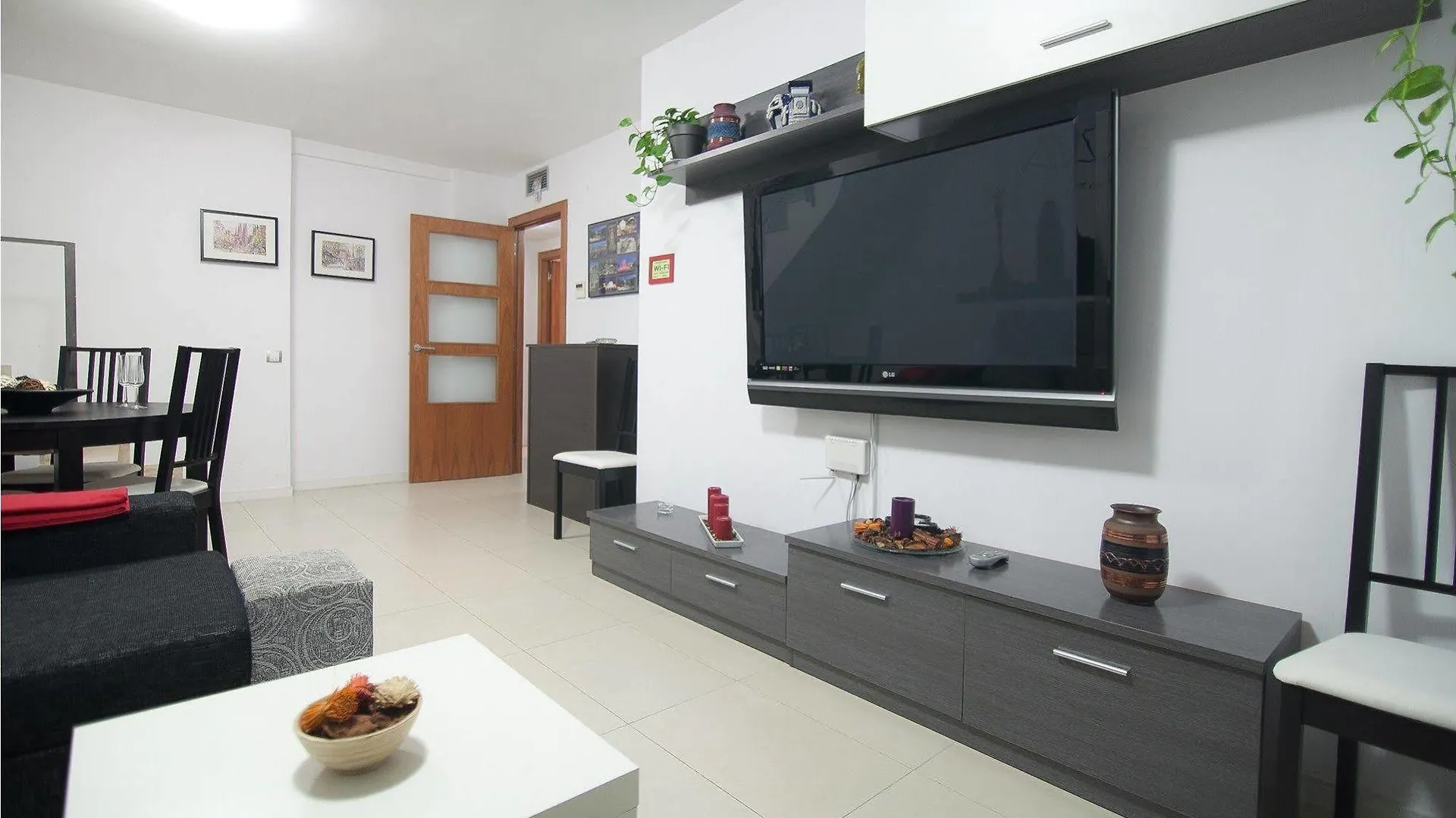 Apartamentos Atico Airport Barcelona, Terraza Y Barbacoa El Prat de Llobregat Spain