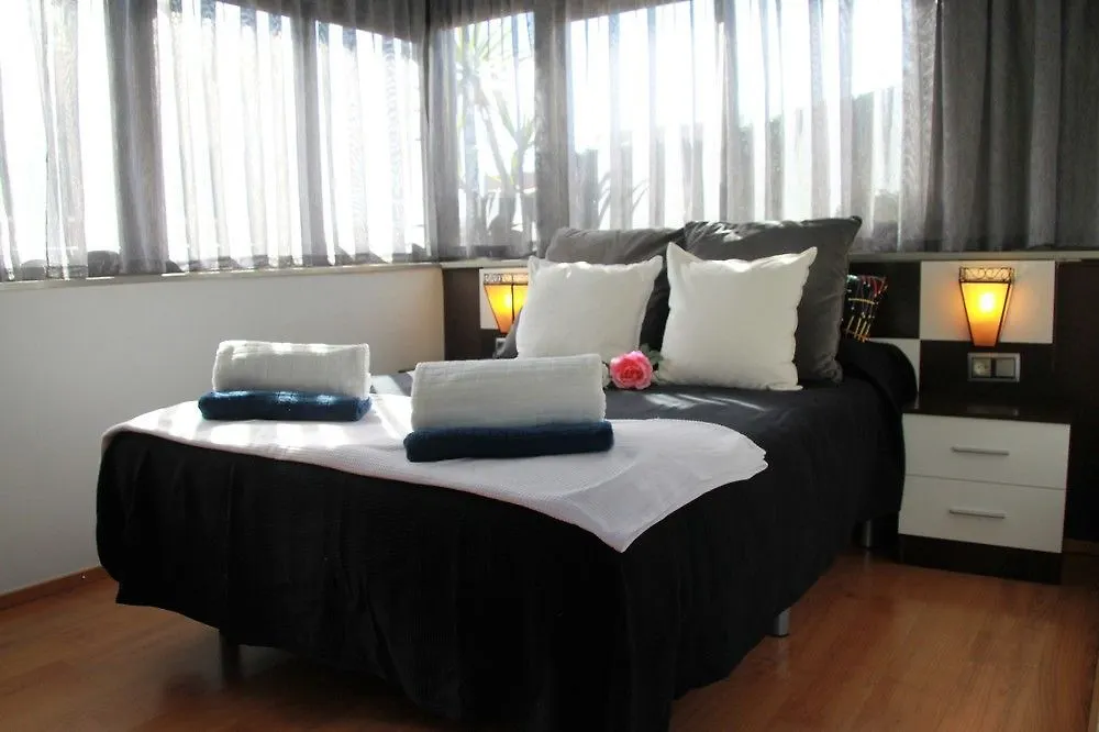 Apartment Apartamentos Atico Airport Barcelona, Terraza Y Barbacoa El Prat de Llobregat
