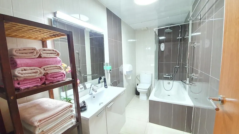 Apartamentos Atico Airport Barcelona, Terraza Y Barbacoa El Prat de Llobregat